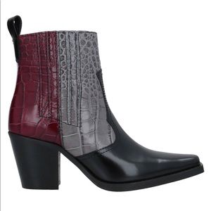 Ganni Western leather boot in mixed port royal